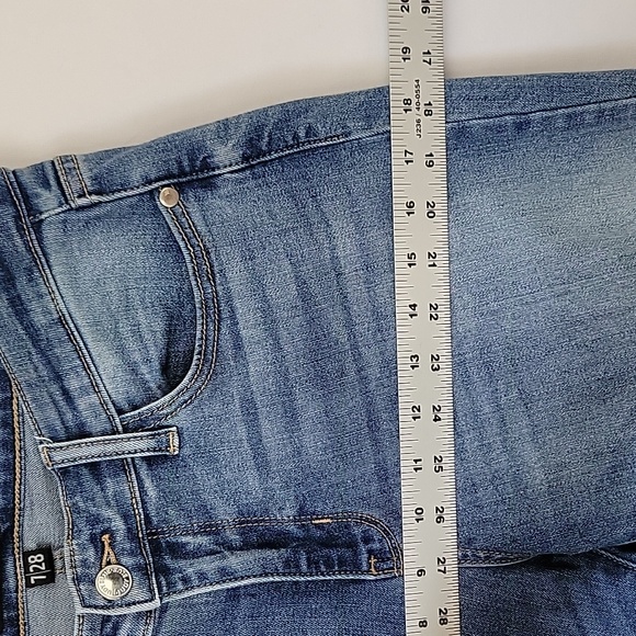 Judy Blue Boyfriend Fit Jeans Light Medium Wash Size 28 - Picture 9 of 15